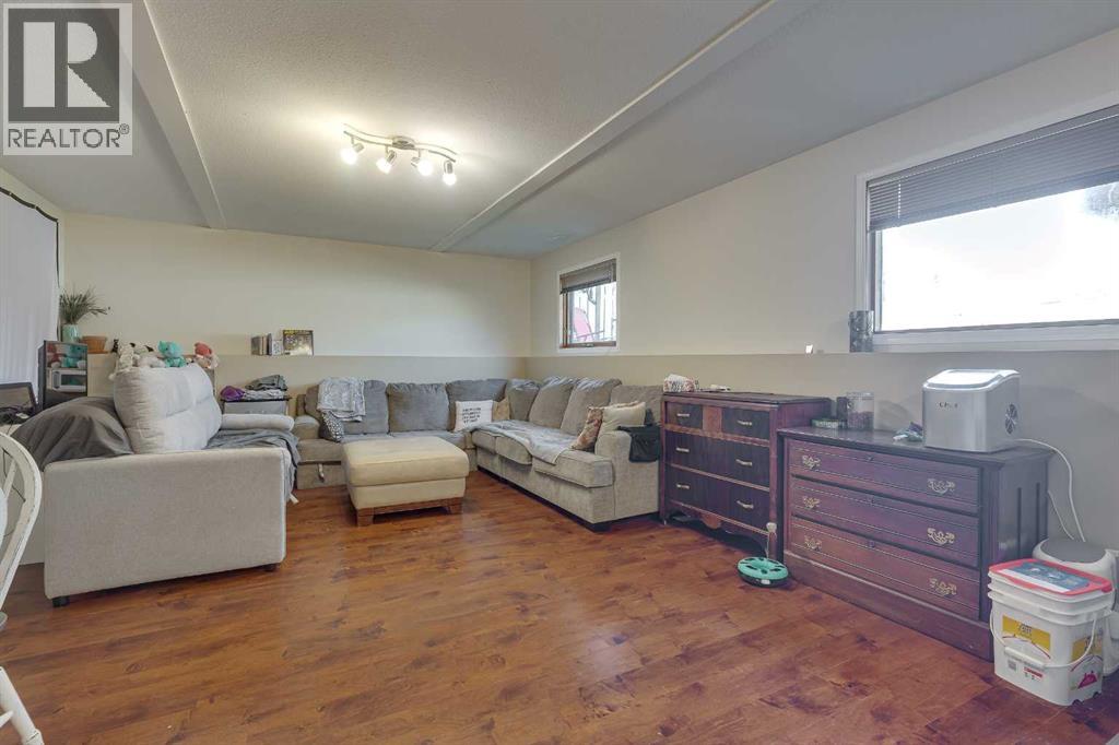4 HARRISON Road, Sylvan Lake