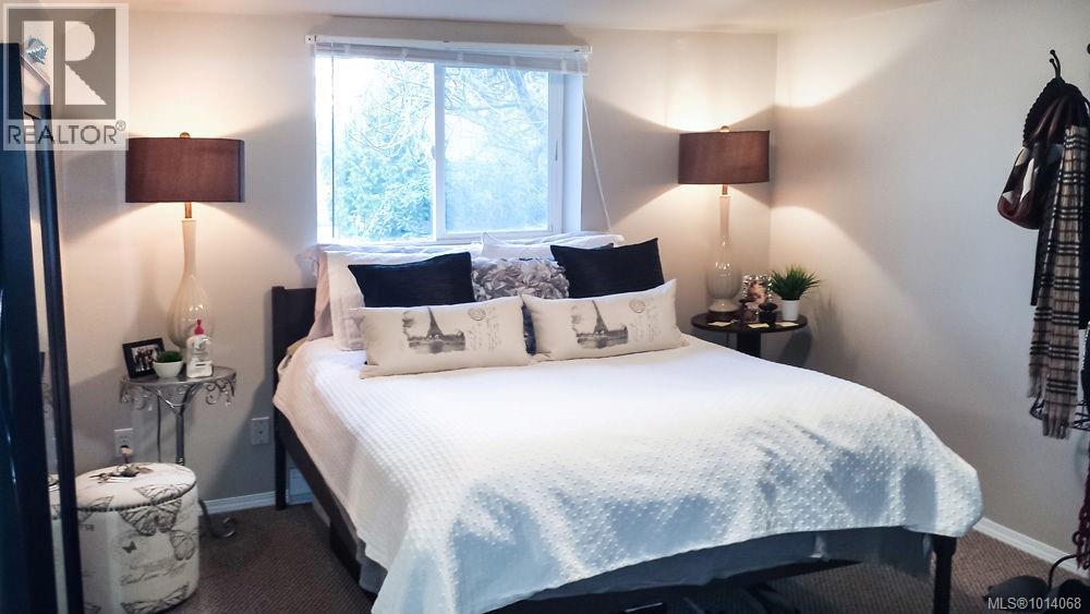 12 Jedburgh Rd, View Royal