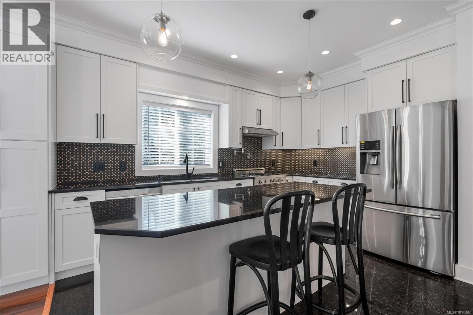  3447 Resolution Way, Colwood