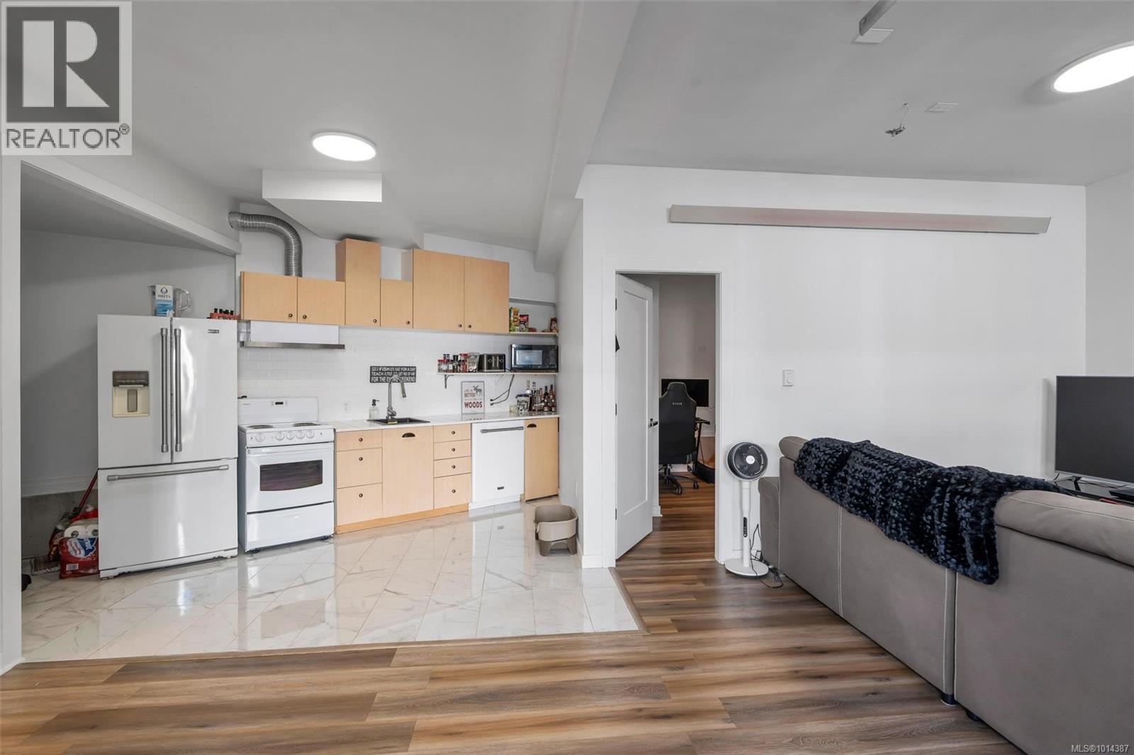  3447 Resolution Way, Colwood