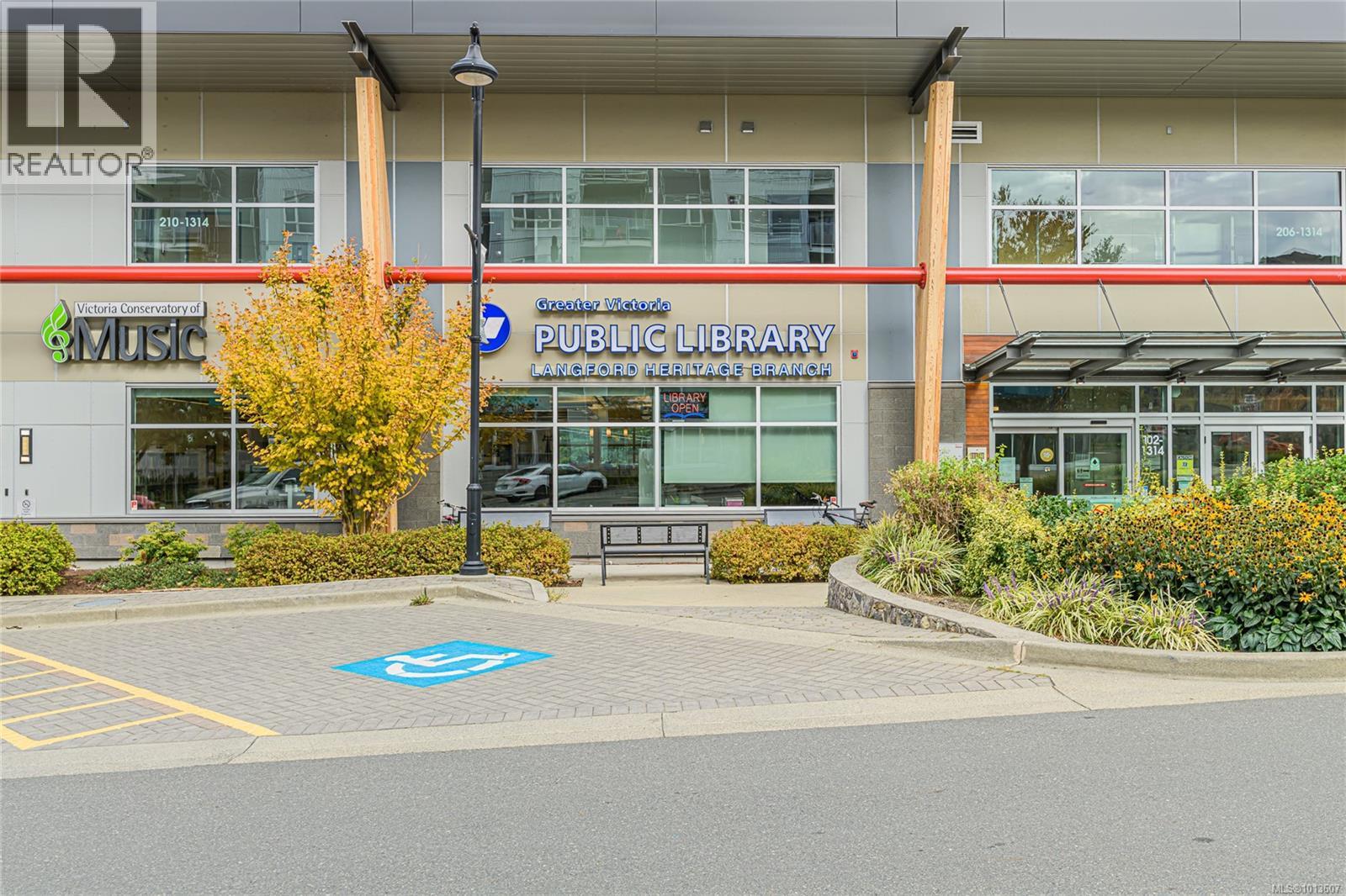 609 1311 Lakepoint Way, Langford