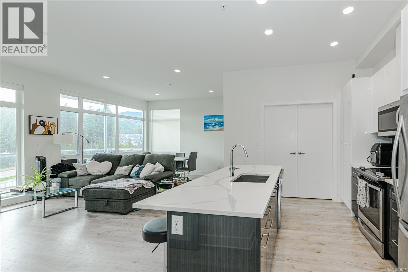 609 1311 Lakepoint Way, Langford