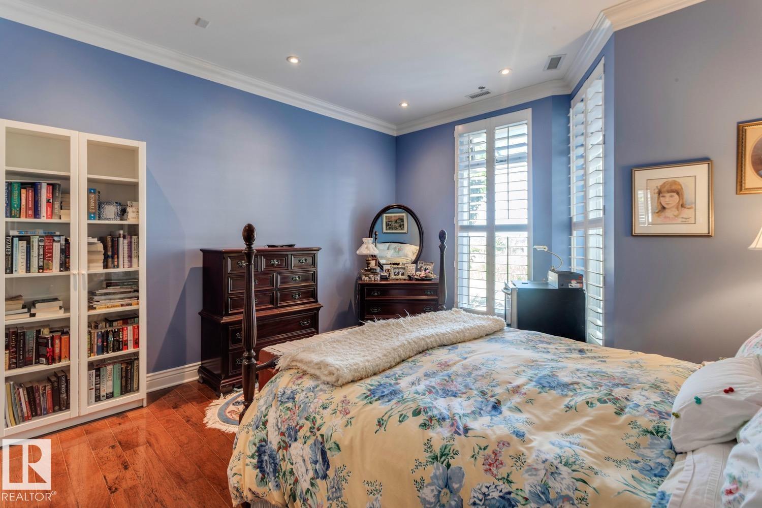 #102 11826 100 AV NW, Edmonton