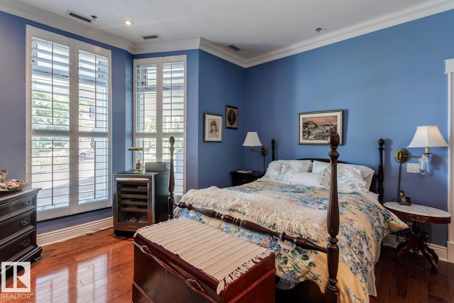 #102 11826 100 AV NW, Edmonton