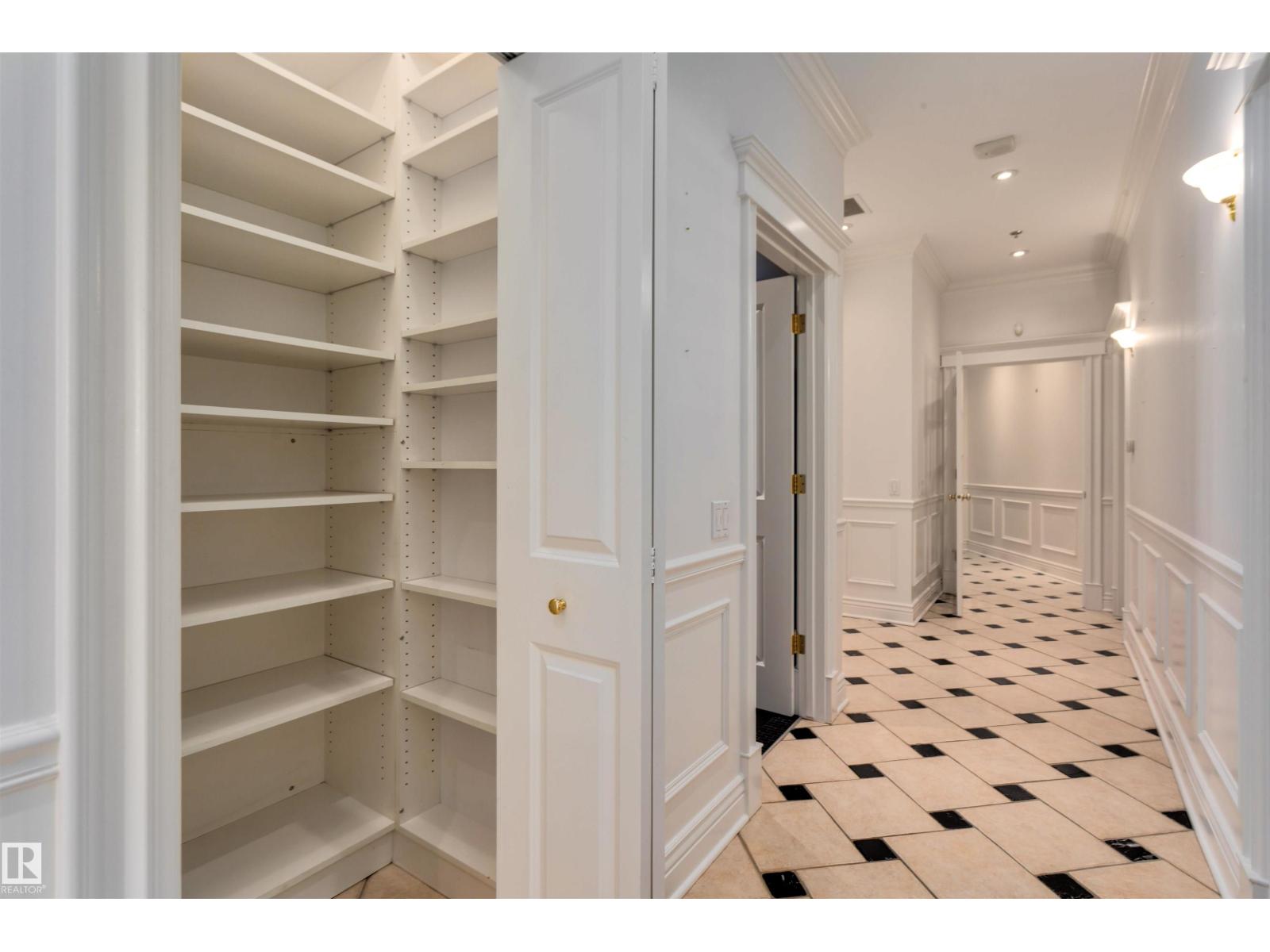 #102 11826 100 AV NW, Edmonton