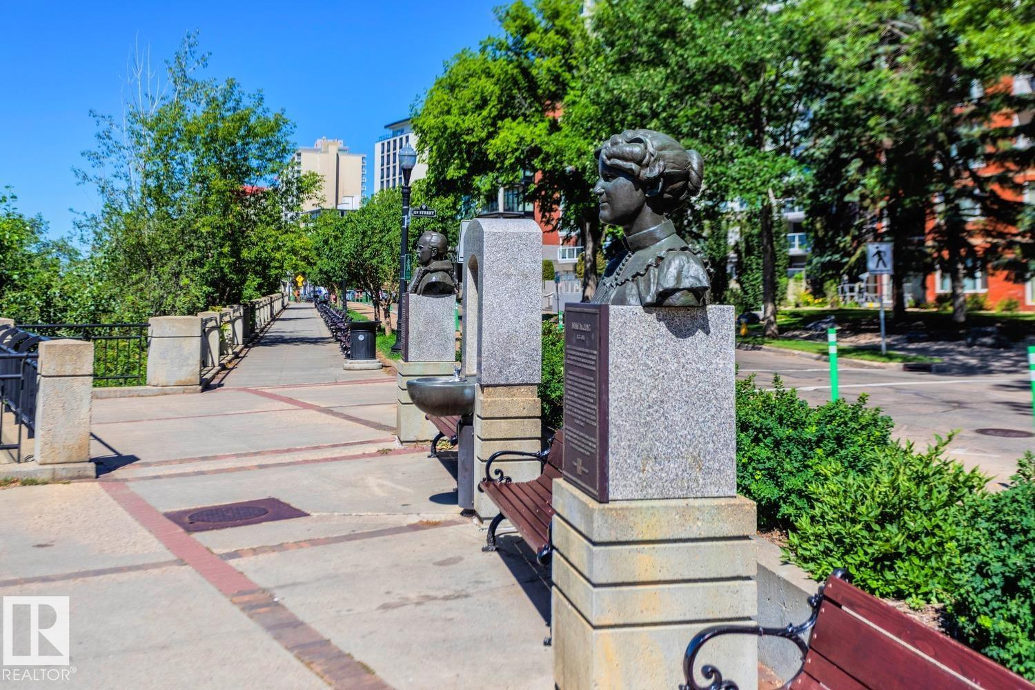 #102 11826 100 AV NW, Edmonton