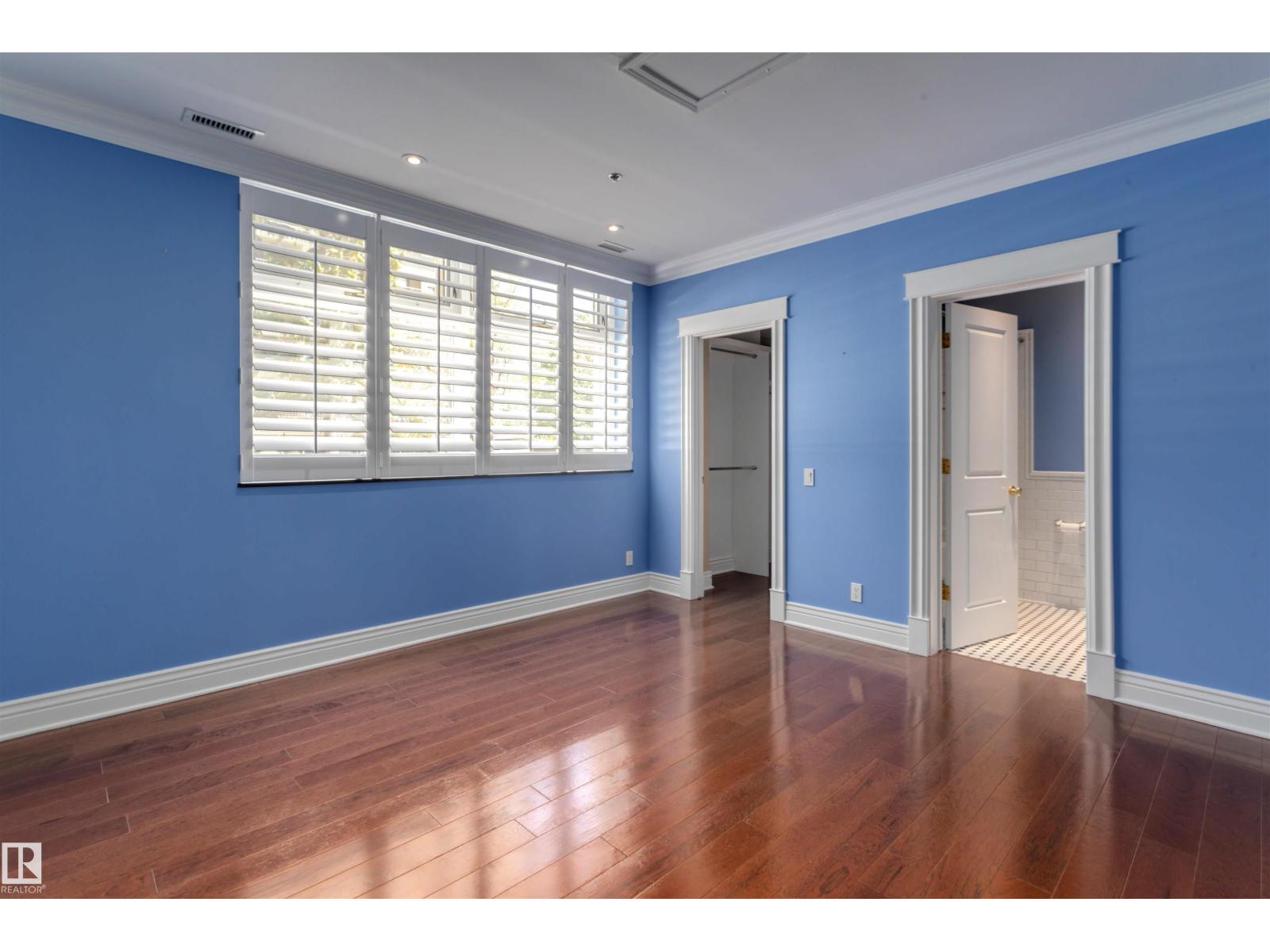 #102 11826 100 AV NW, Edmonton