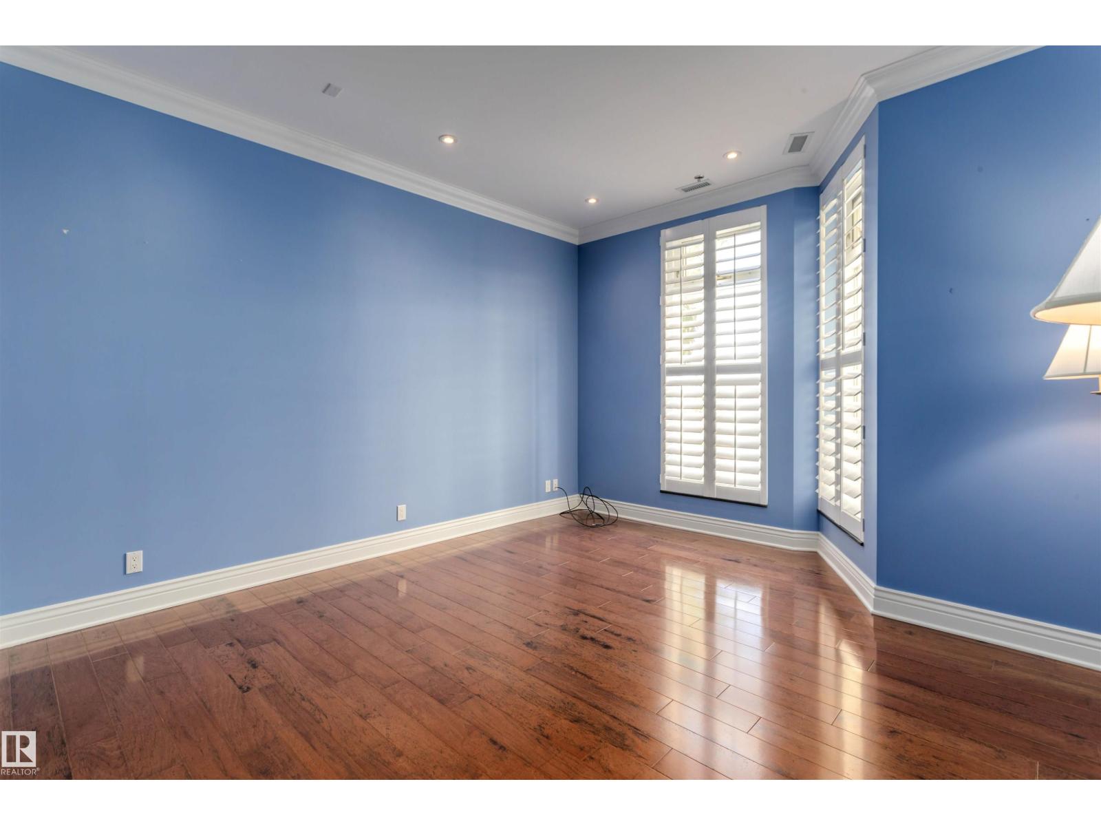 #102 11826 100 AV NW, Edmonton