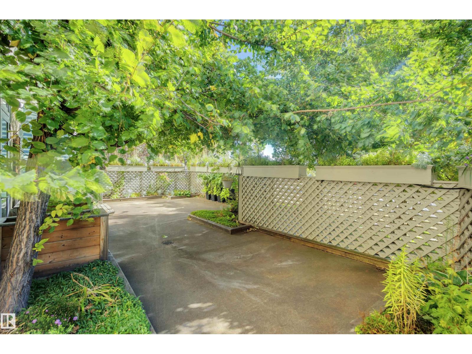 #102 11826 100 AV NW, Edmonton