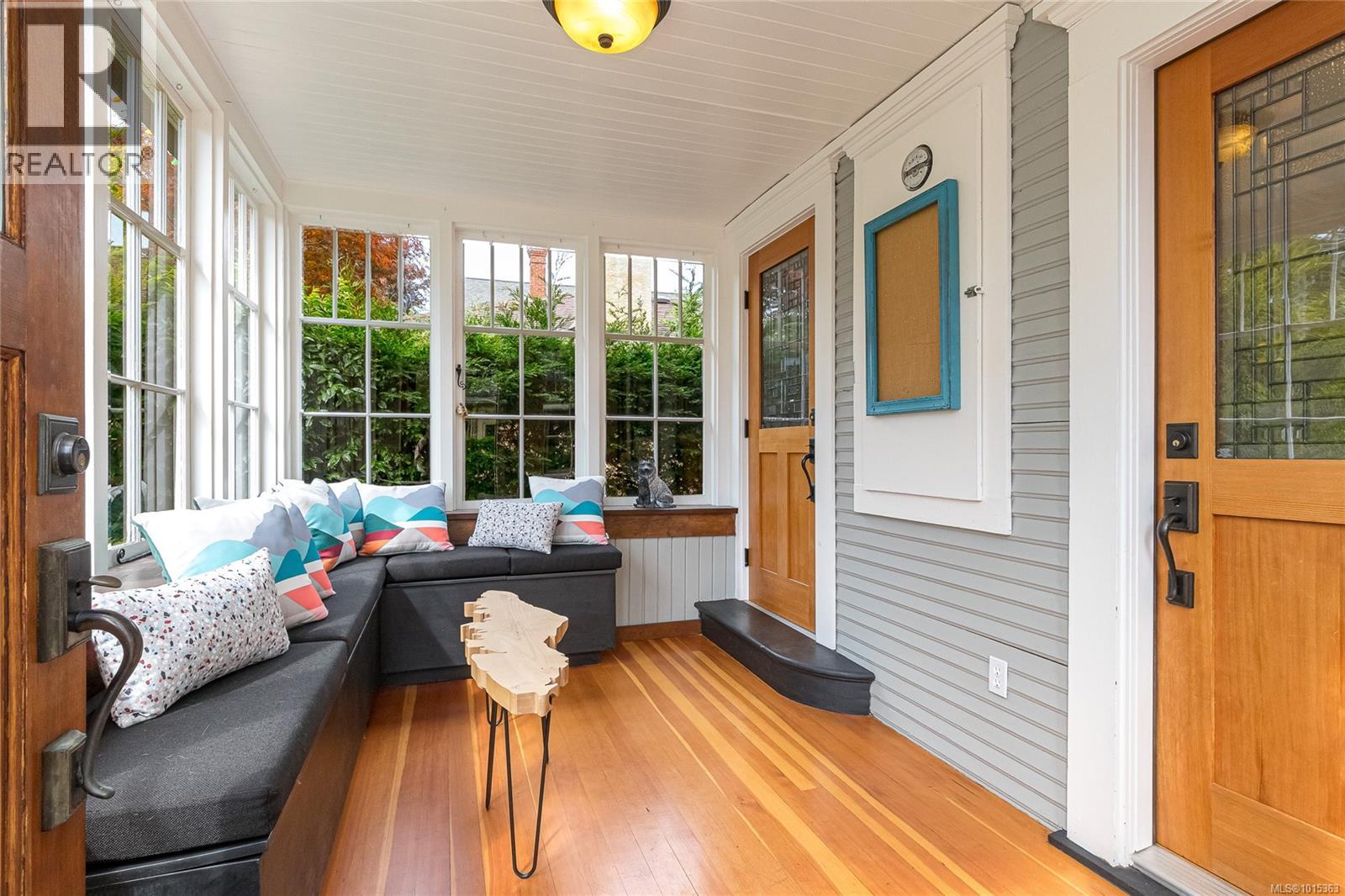  625 Harbinger Avenue, Victoria