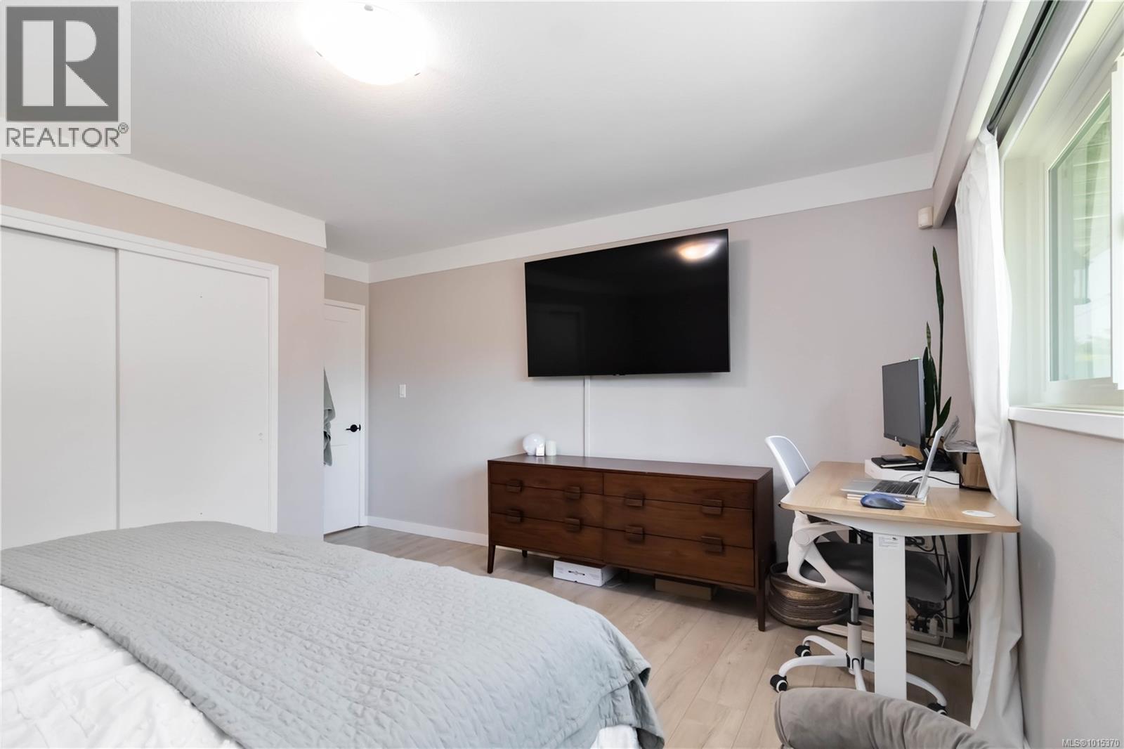  3700 Raymond Street South, Saanich