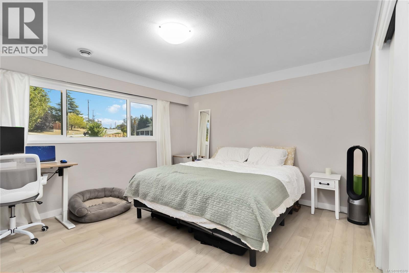  3700 Raymond Street South, Saanich