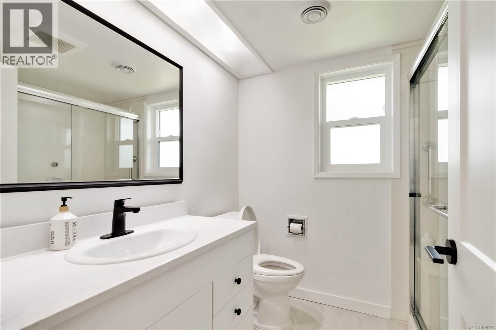  3700 Raymond Street South, Saanich