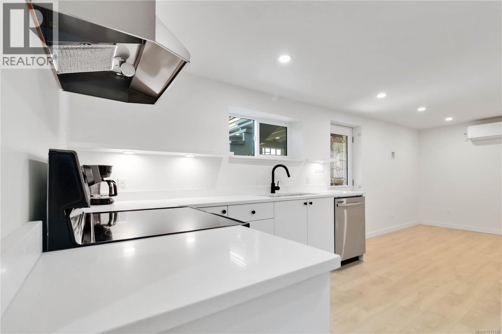  3700 Raymond Street South, Saanich