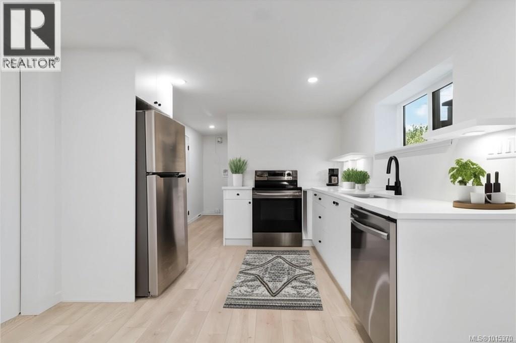  3700 Raymond Street South, Saanich