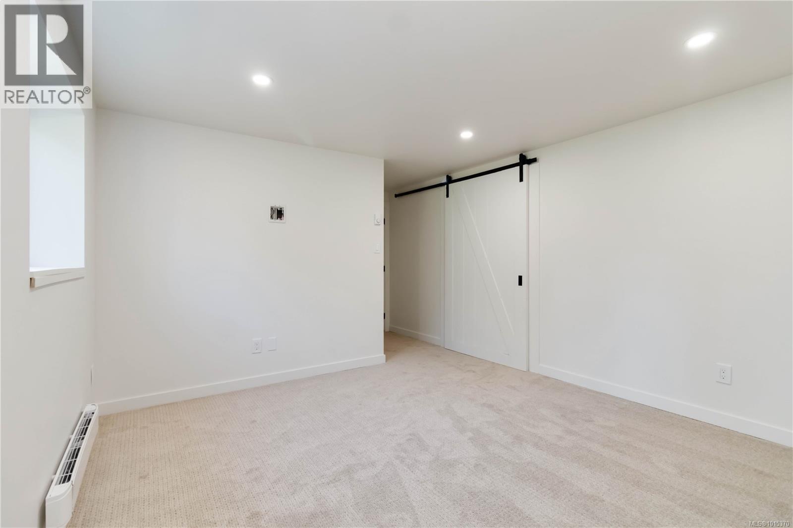  3700 Raymond Street South, Saanich
