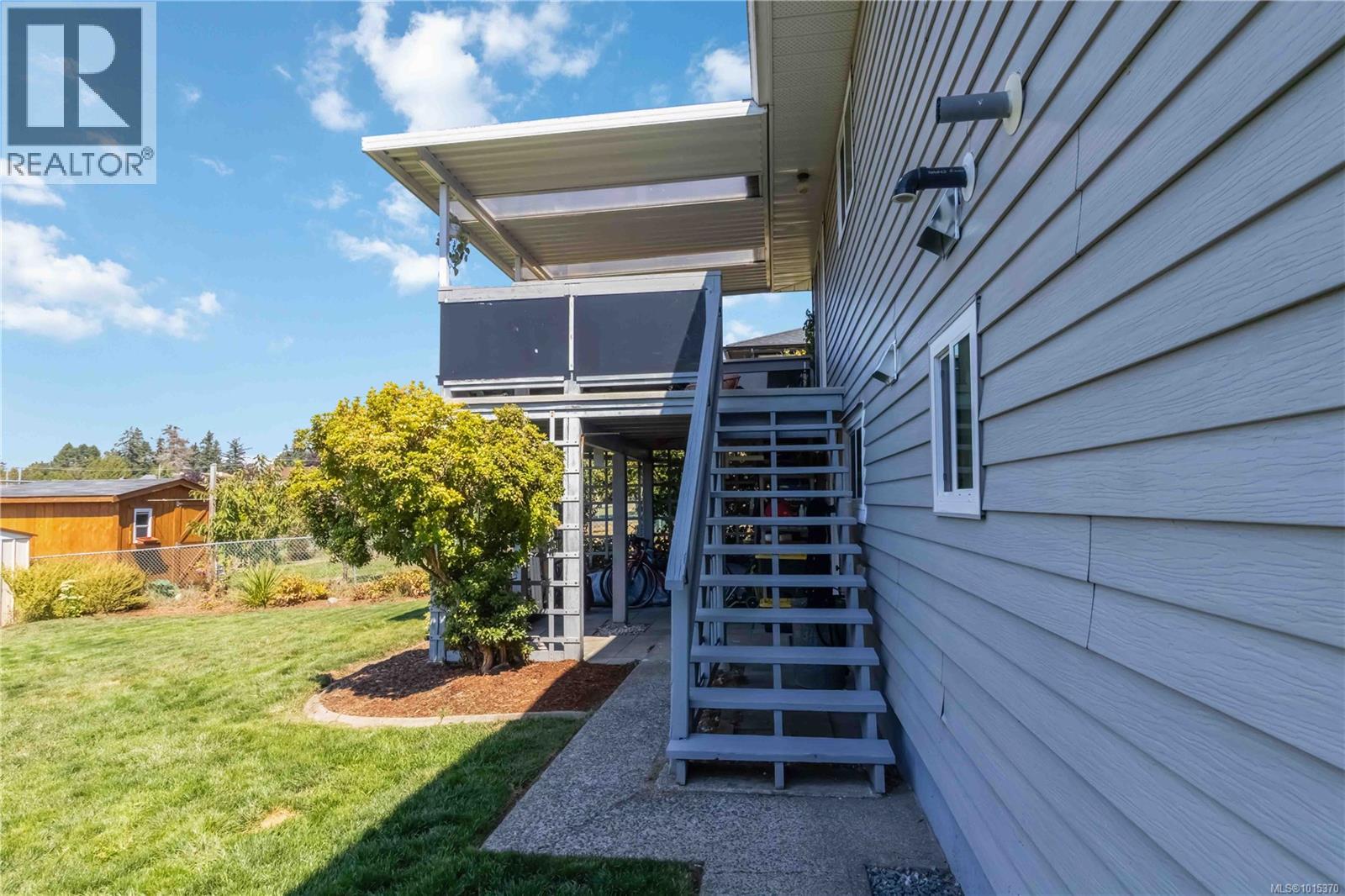  3700 Raymond Street South, Saanich