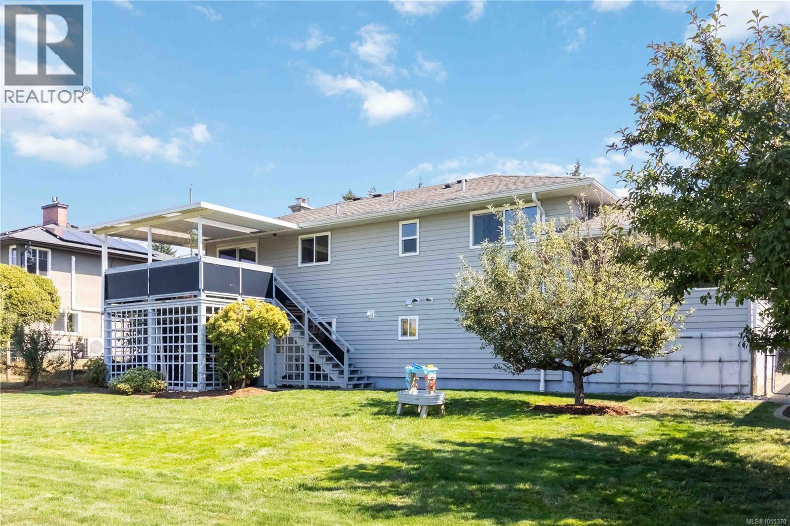 3700 Raymond Street South, Saanich