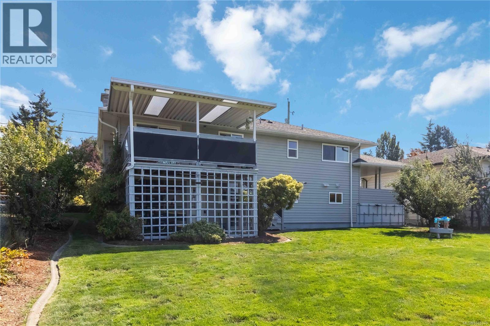  3700 Raymond Street South, Saanich