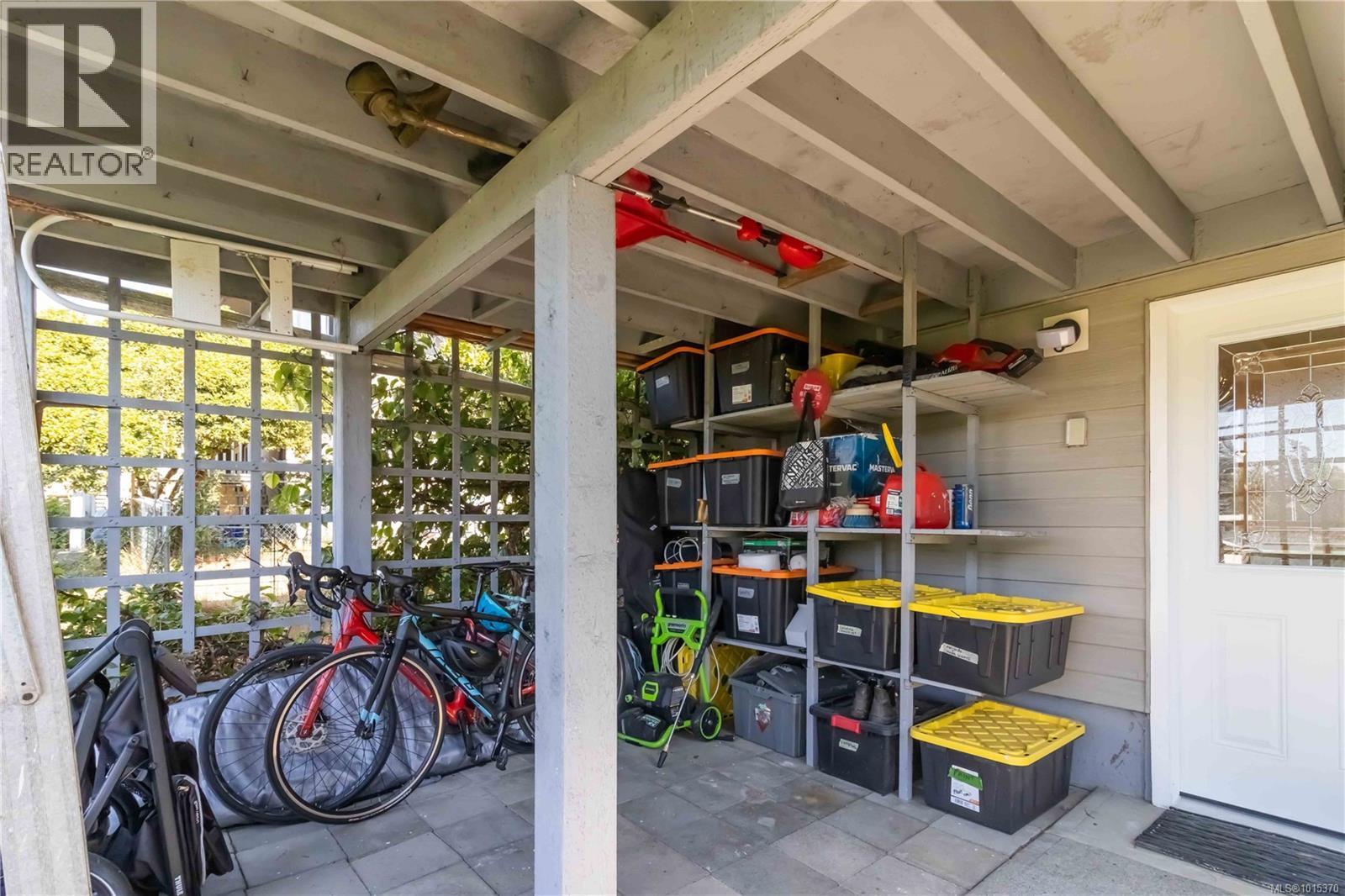  3700 Raymond Street South, Saanich