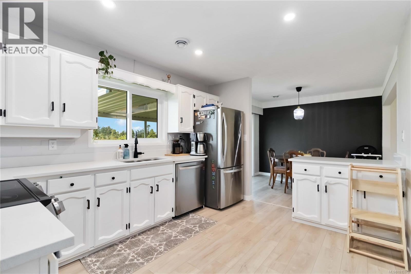  3700 Raymond Street South, Saanich