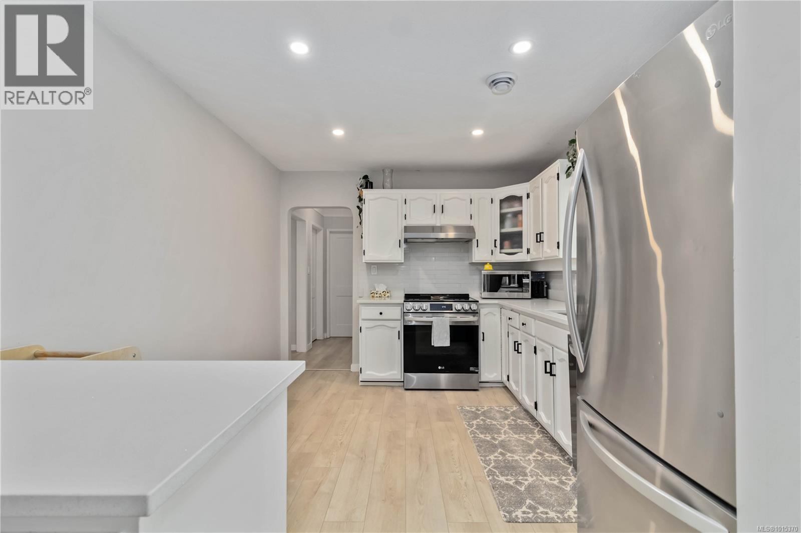  3700 Raymond Street South, Saanich