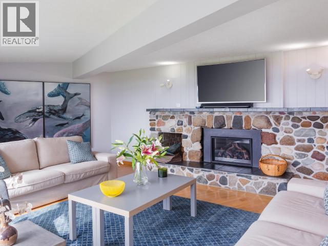 7987 TRAFFE ROAD, Powell River