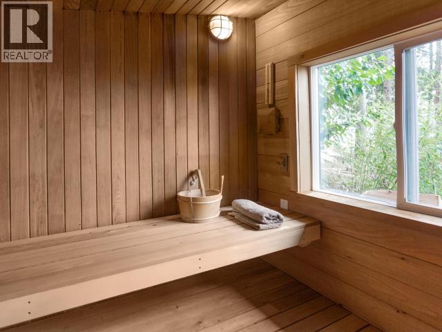 7987 TRAFFE ROAD, Powell River