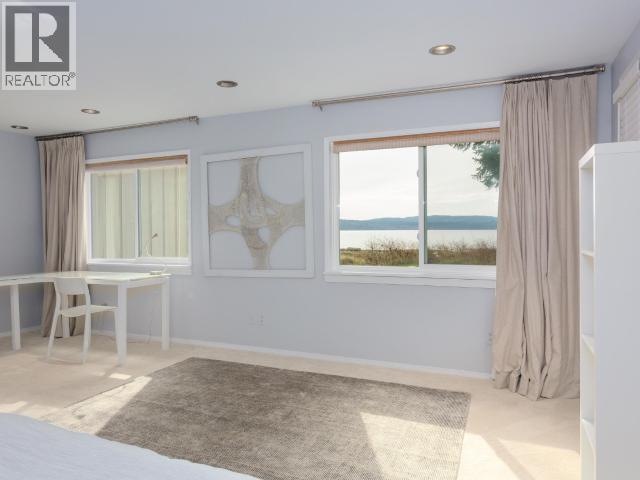 7987 TRAFFE ROAD, Powell River