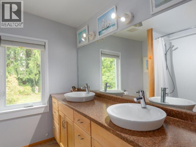 7987 TRAFFE ROAD, Powell River