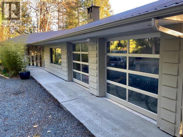 7987 TRAFFE ROAD, Powell River