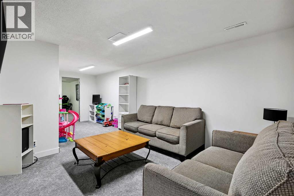 Single Family House Bungalow for Sale in  Olympia Drive SE Ogden Calgary 