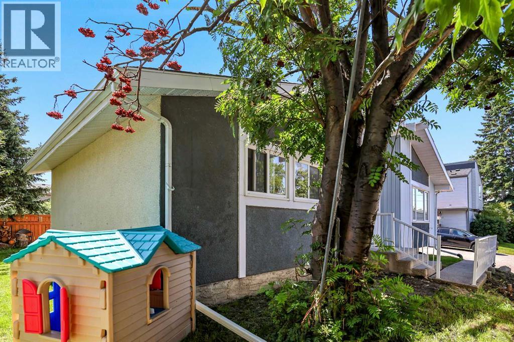 Single Family House Bungalow for Sale in  Olympia Drive SE Ogden Calgary 