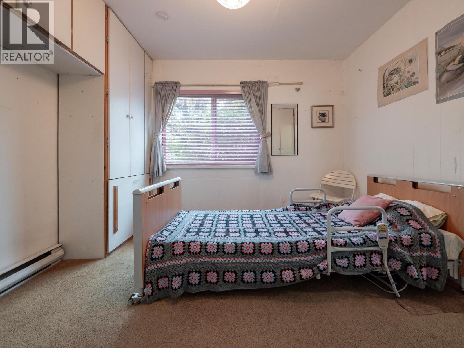 327 HEADLANDS ROAD, Gibsons