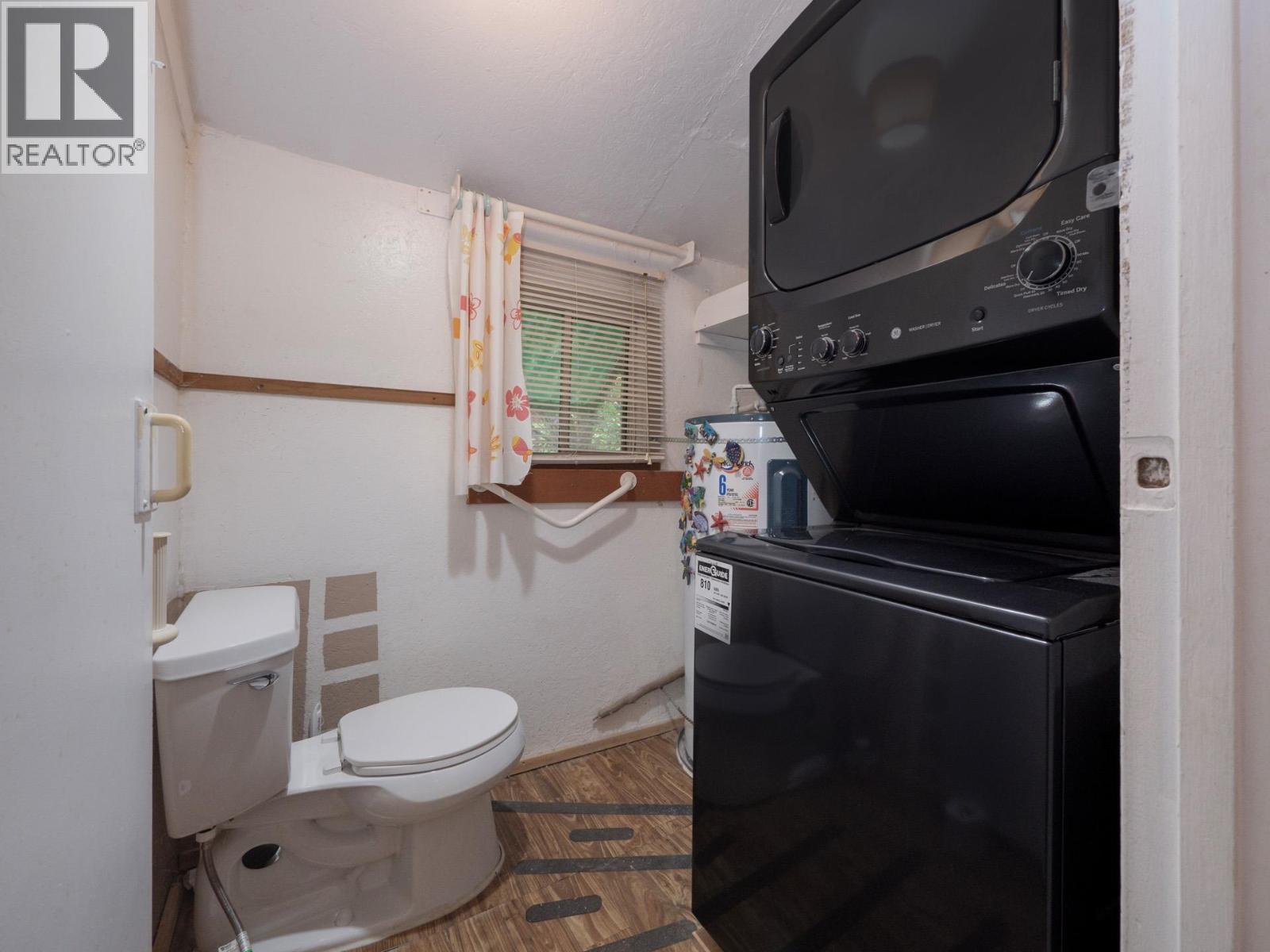327 HEADLANDS ROAD, Gibsons