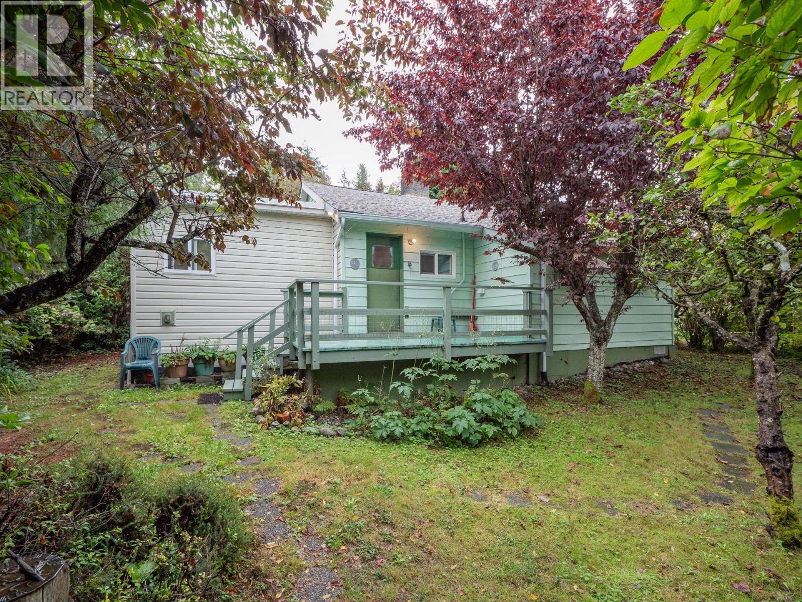 327 HEADLANDS ROAD, Gibsons