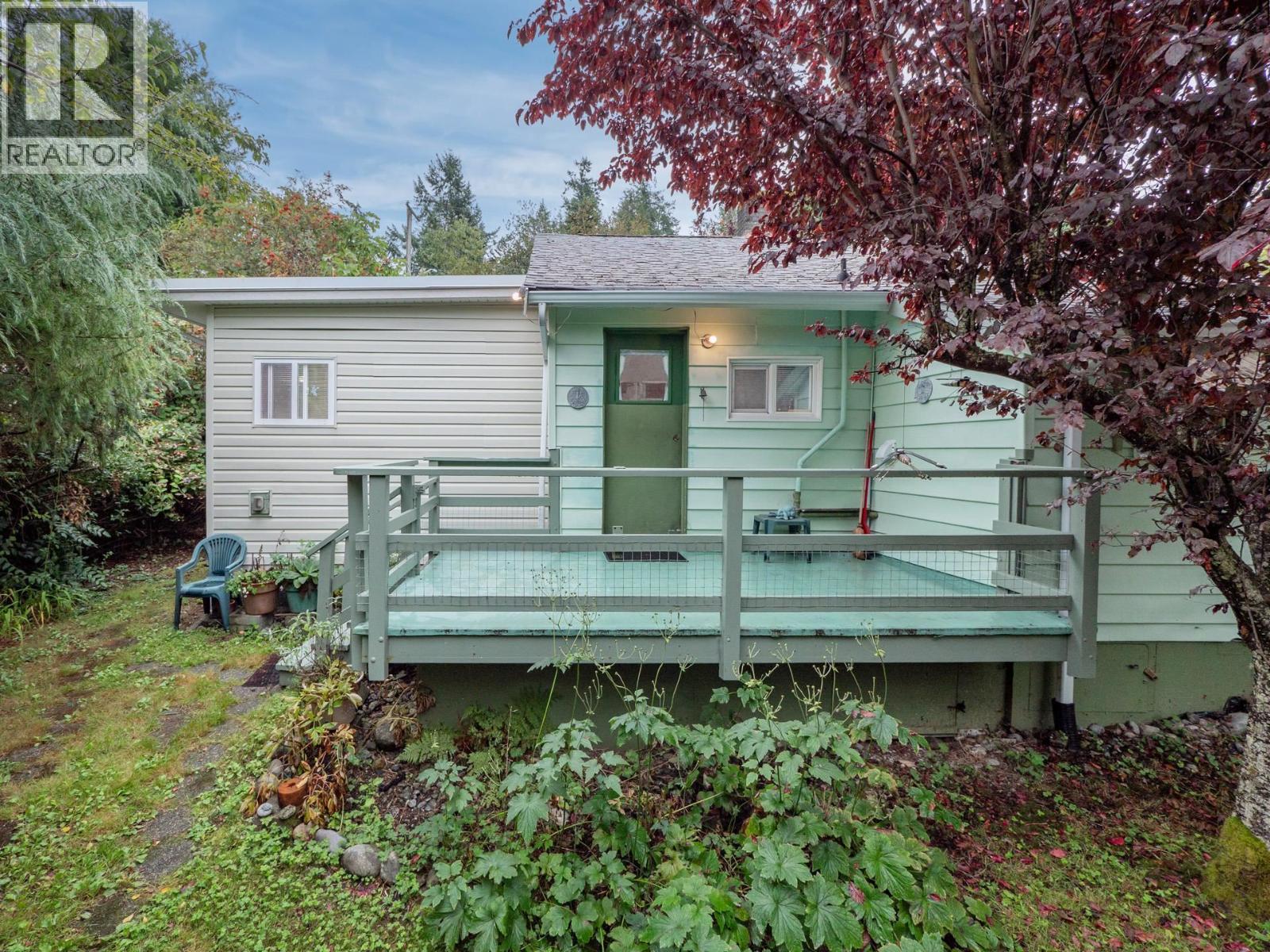 327 HEADLANDS ROAD, Gibsons