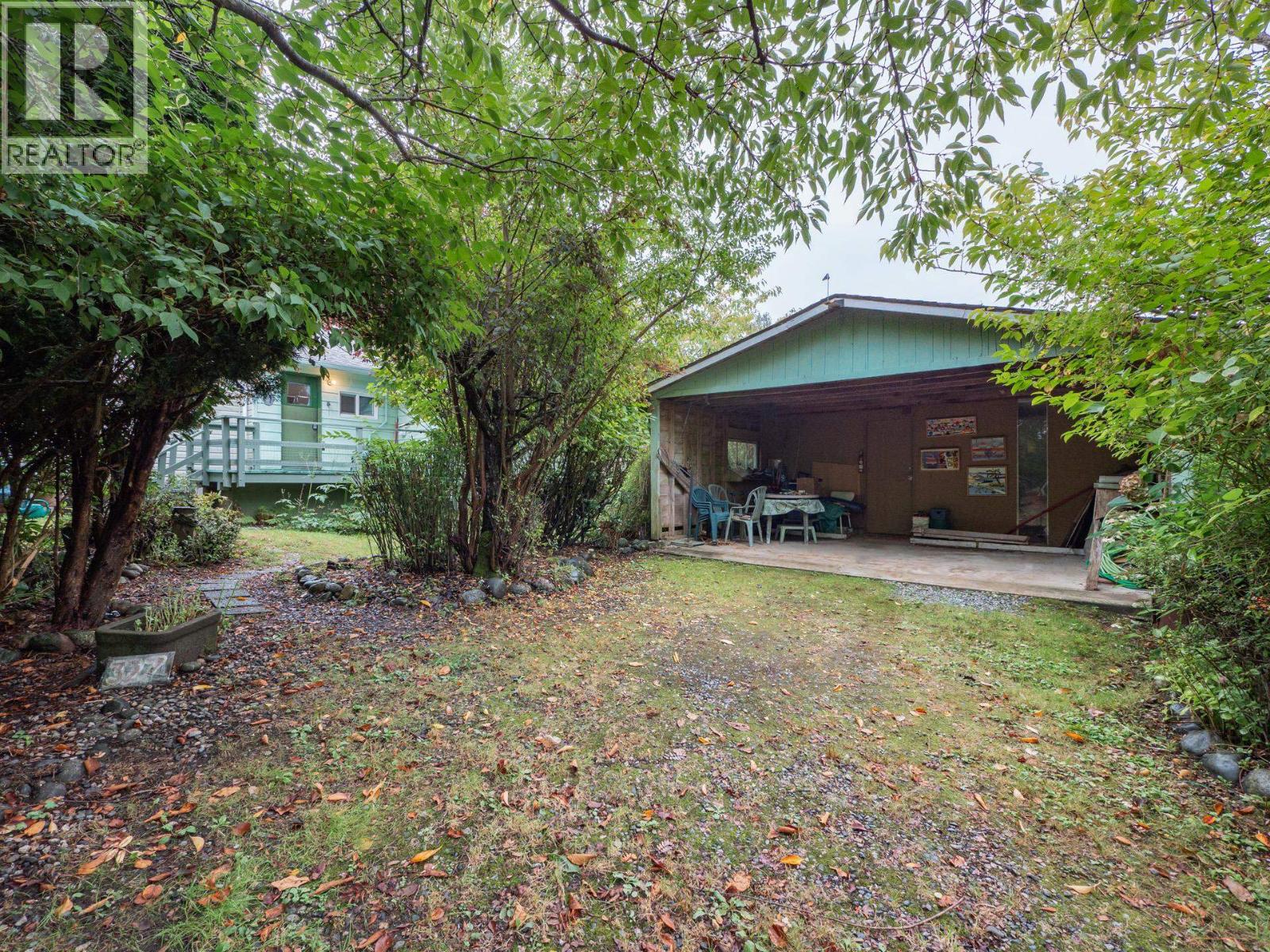 327 HEADLANDS ROAD, Gibsons