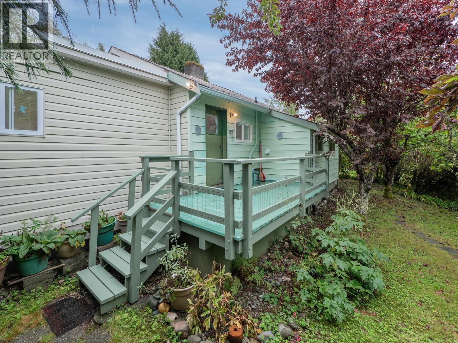327 HEADLANDS ROAD, Gibsons