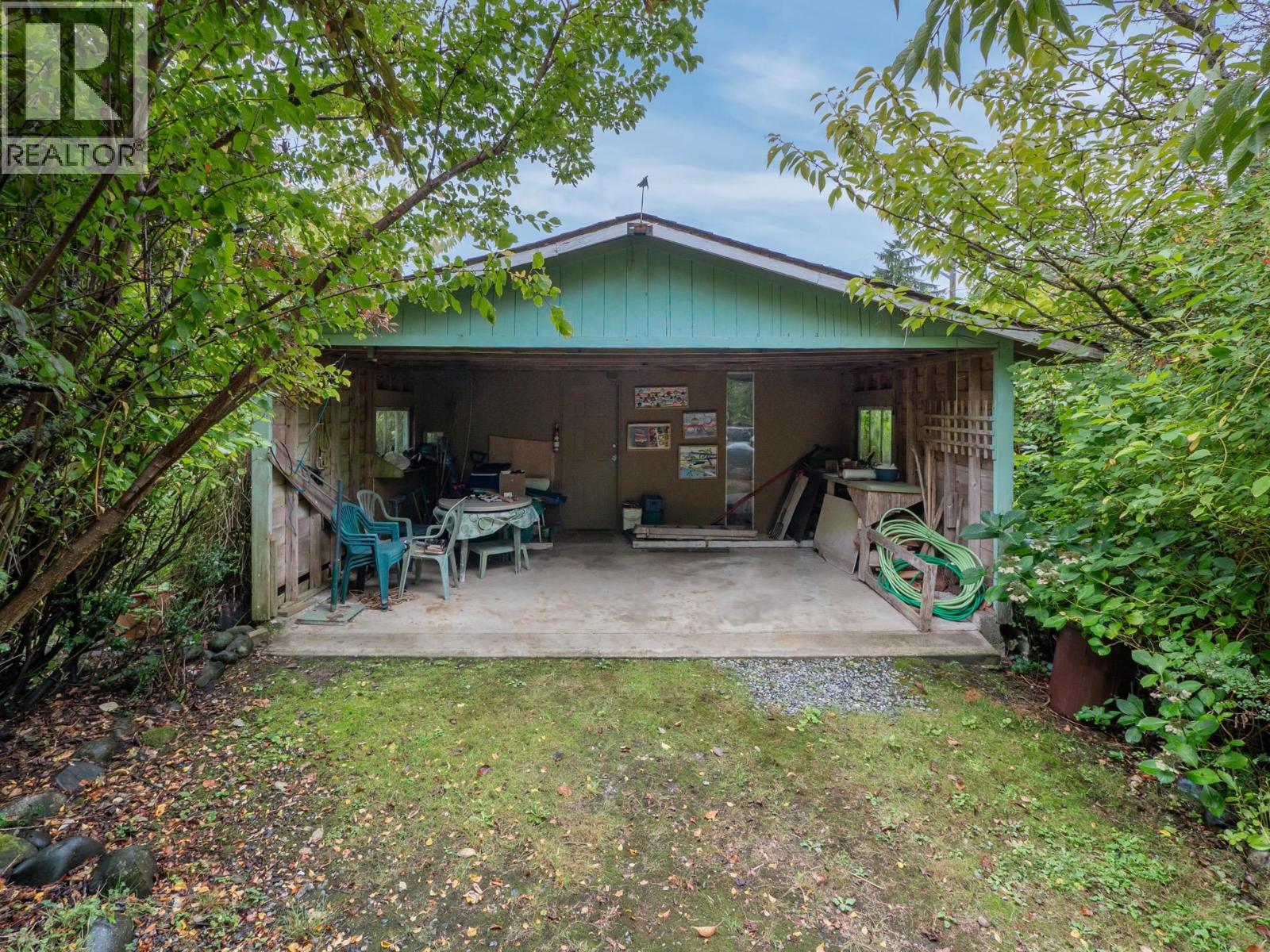327 HEADLANDS ROAD, Gibsons