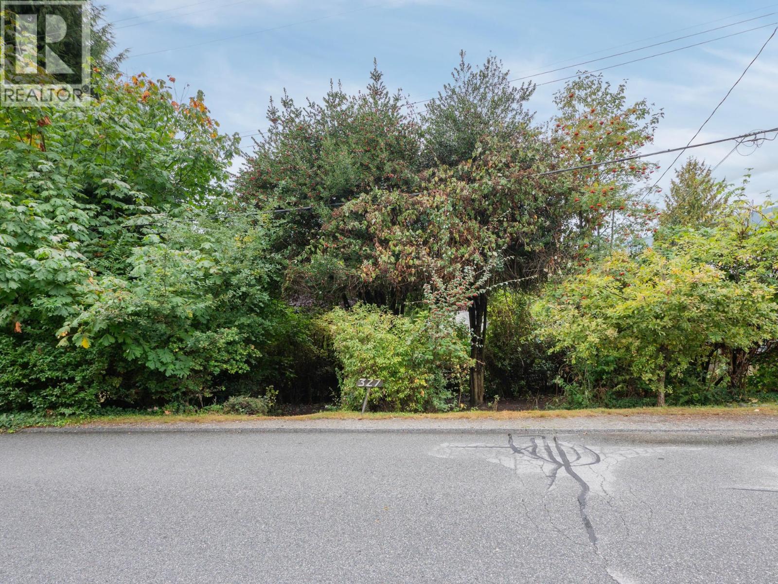 327 HEADLANDS ROAD, Gibsons