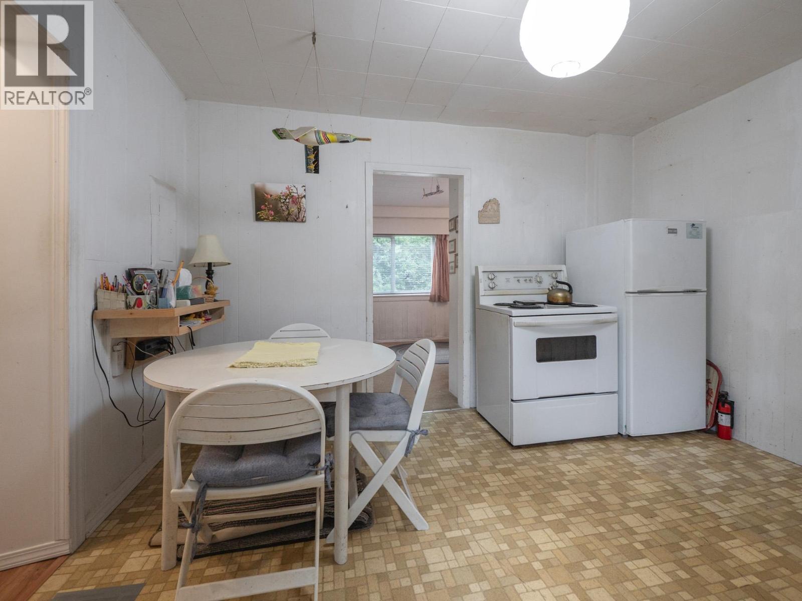 327 HEADLANDS ROAD, Gibsons