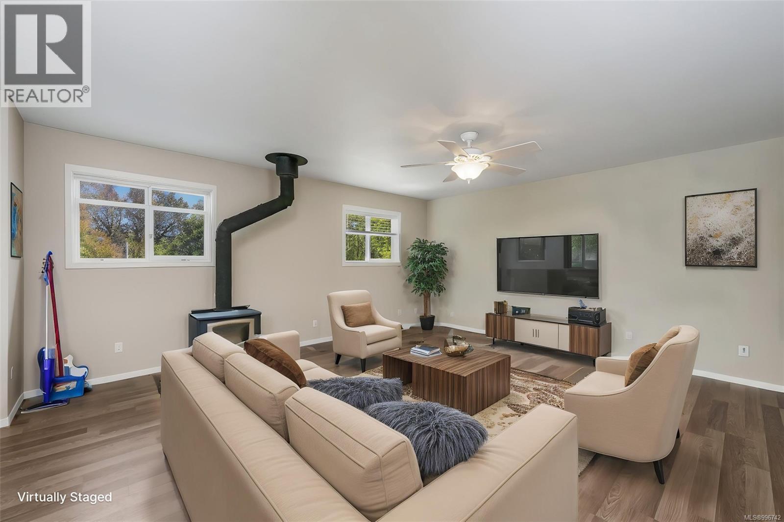 4759 Yellow Point Rd, Ladysmith