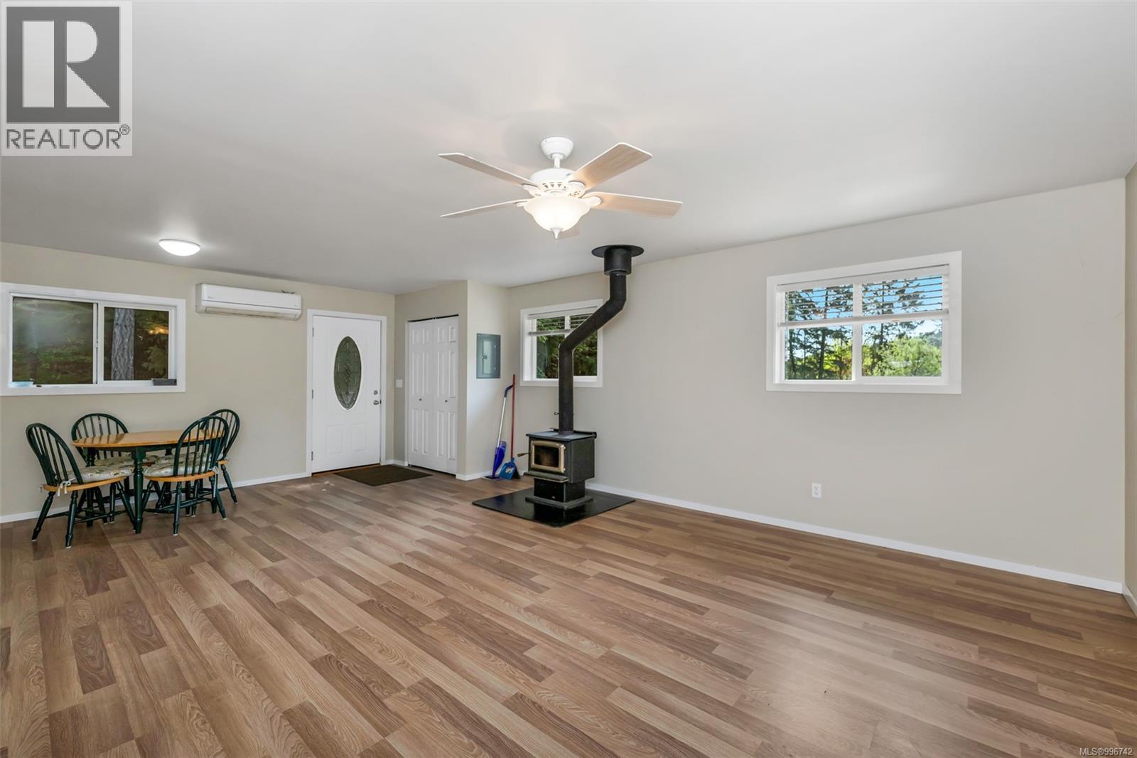 4759 Yellow Point Rd, Ladysmith