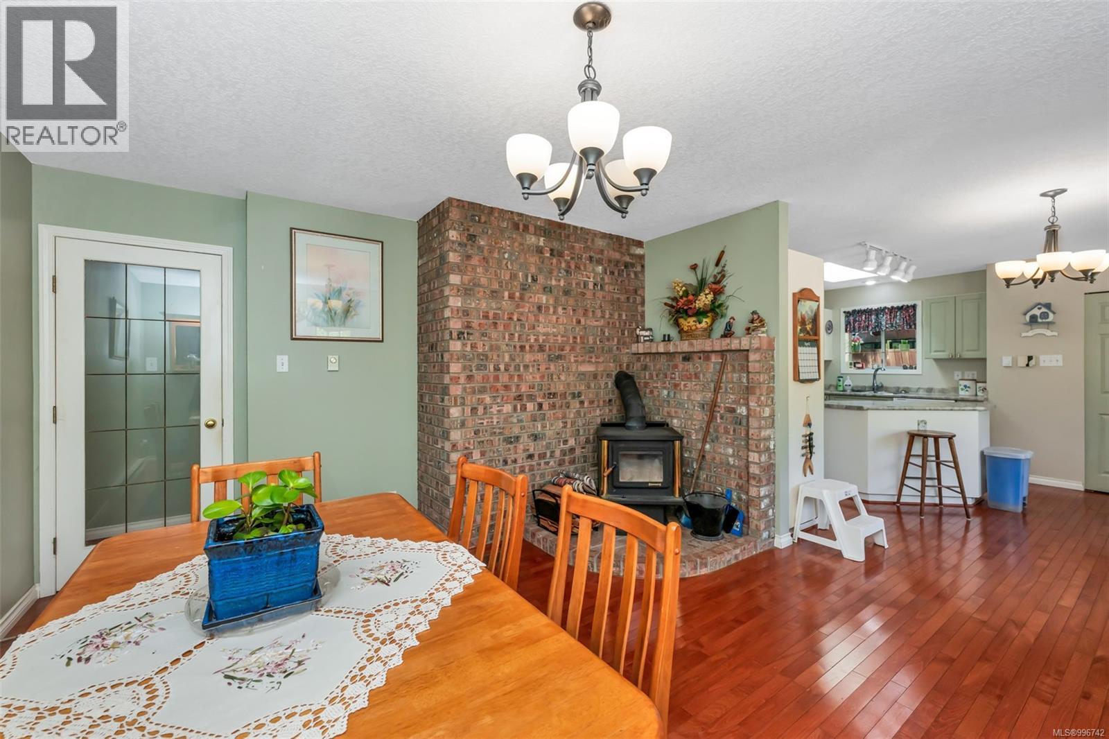 4759 Yellow Point Rd, Ladysmith