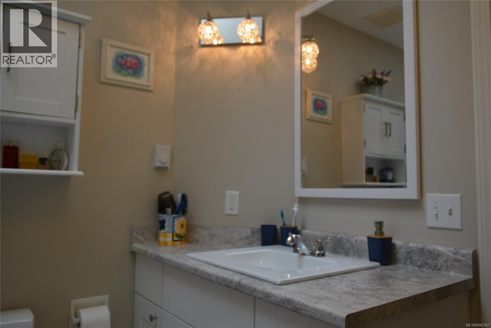 4759 Yellow Point Rd, Ladysmith
