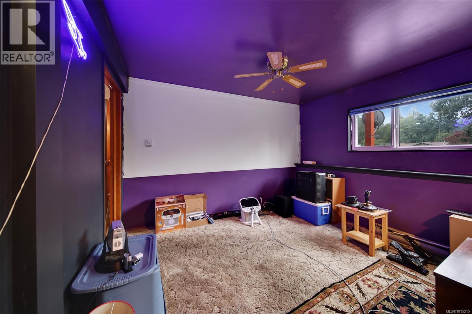 5886 Broadway Rd, Nanaimo