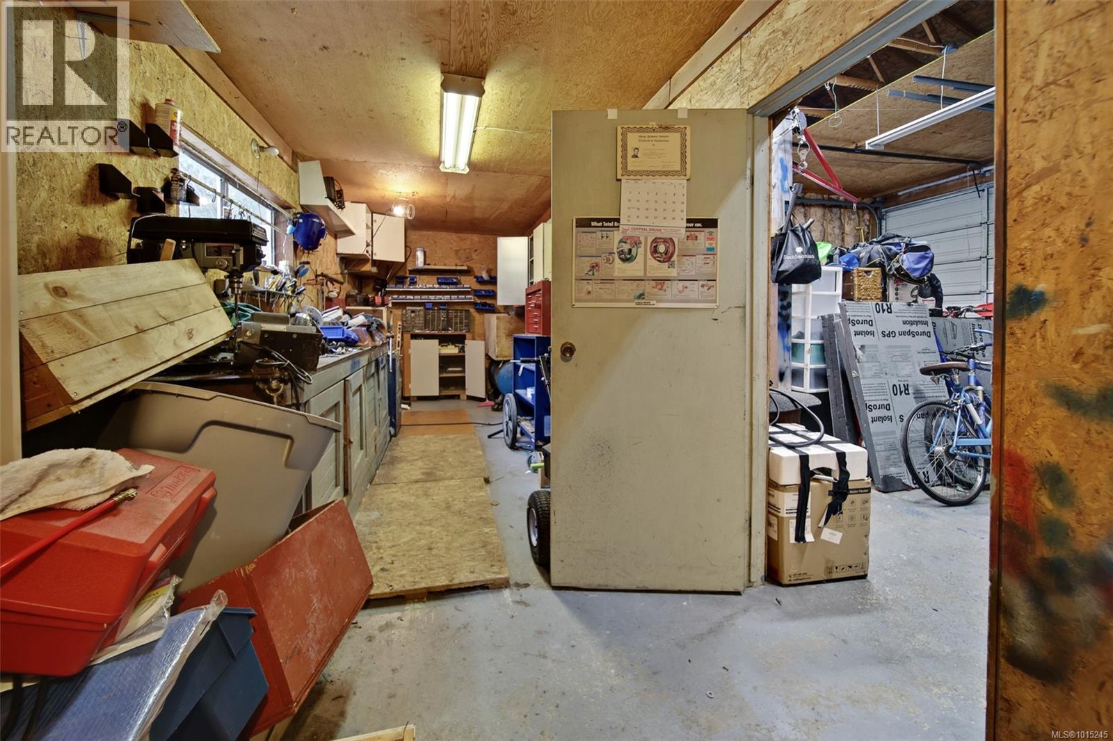 5886 Broadway Rd, Nanaimo