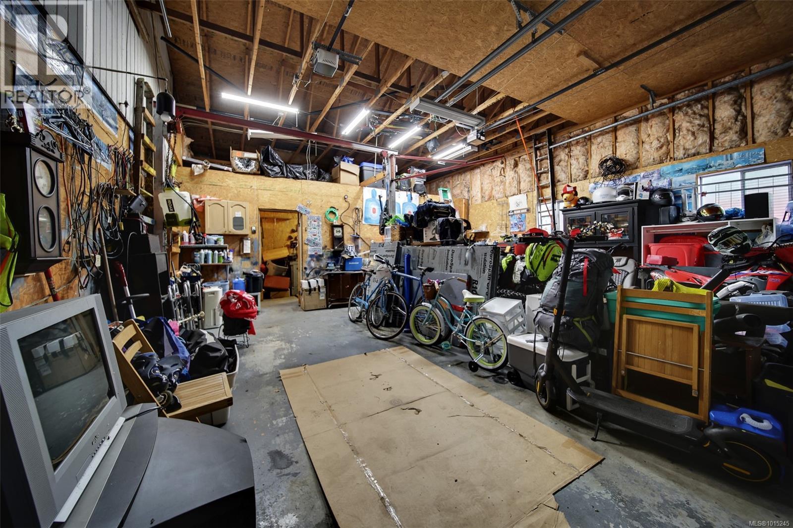 5886 Broadway Rd, Nanaimo