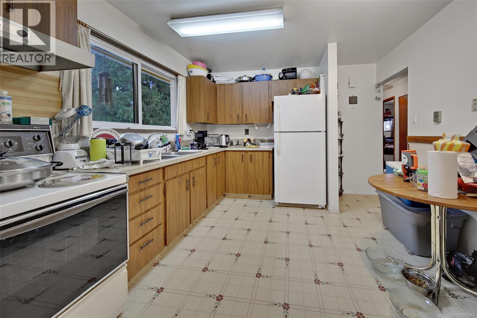 5886 Broadway Rd, Nanaimo